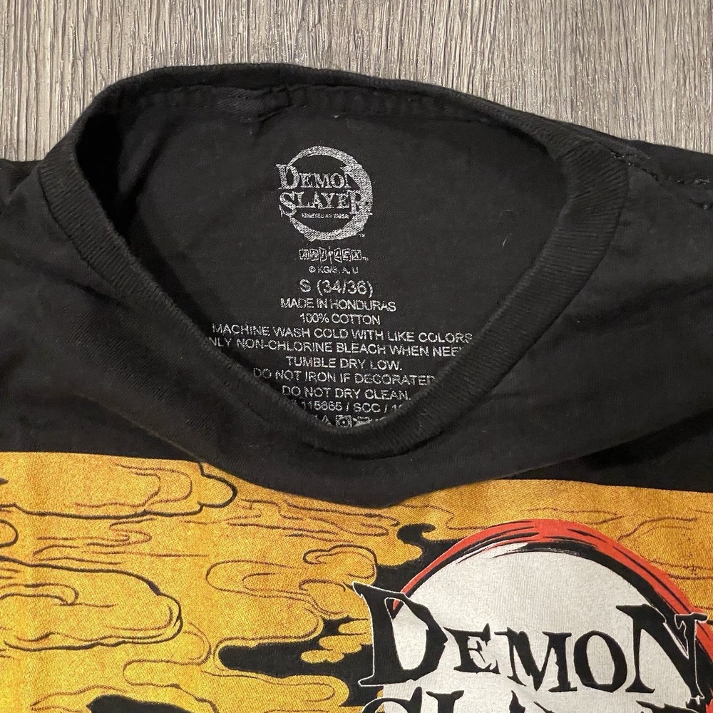 Demon Slayer T-Shirt Size Small Black Kimetsu No Yaiba Adult Unisex Anime - Picture 3 of 6